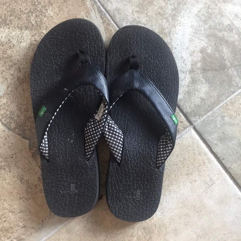 Black Sanuks